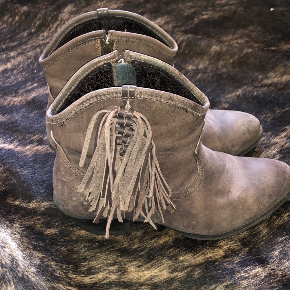 Ariat Dutchess Western Cowboy Fringe Boot Women’s 8.5 B Side Zip Booties - Picture 2 of 6